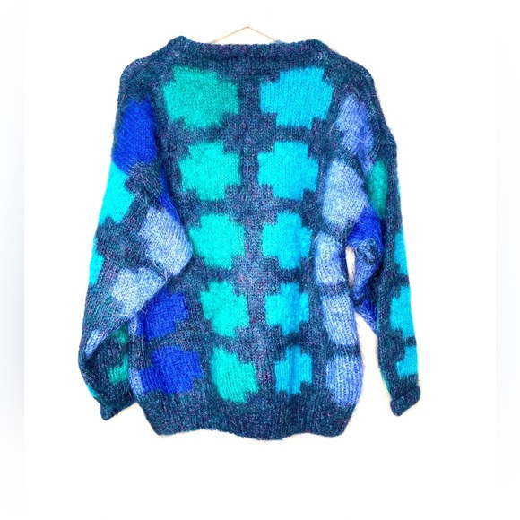 Andy Welch - Sweater - Picture 4 of 4